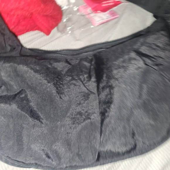 Baggu UO Exclusive Rose Embrodierd Medium Crescent - Picture 2 of 7